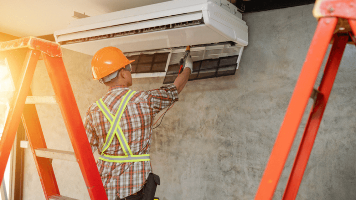 Learn how to choose the right HVAC contractor in Raleigh.